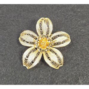 Filigree Vintage Gold Tone Flower Brooch